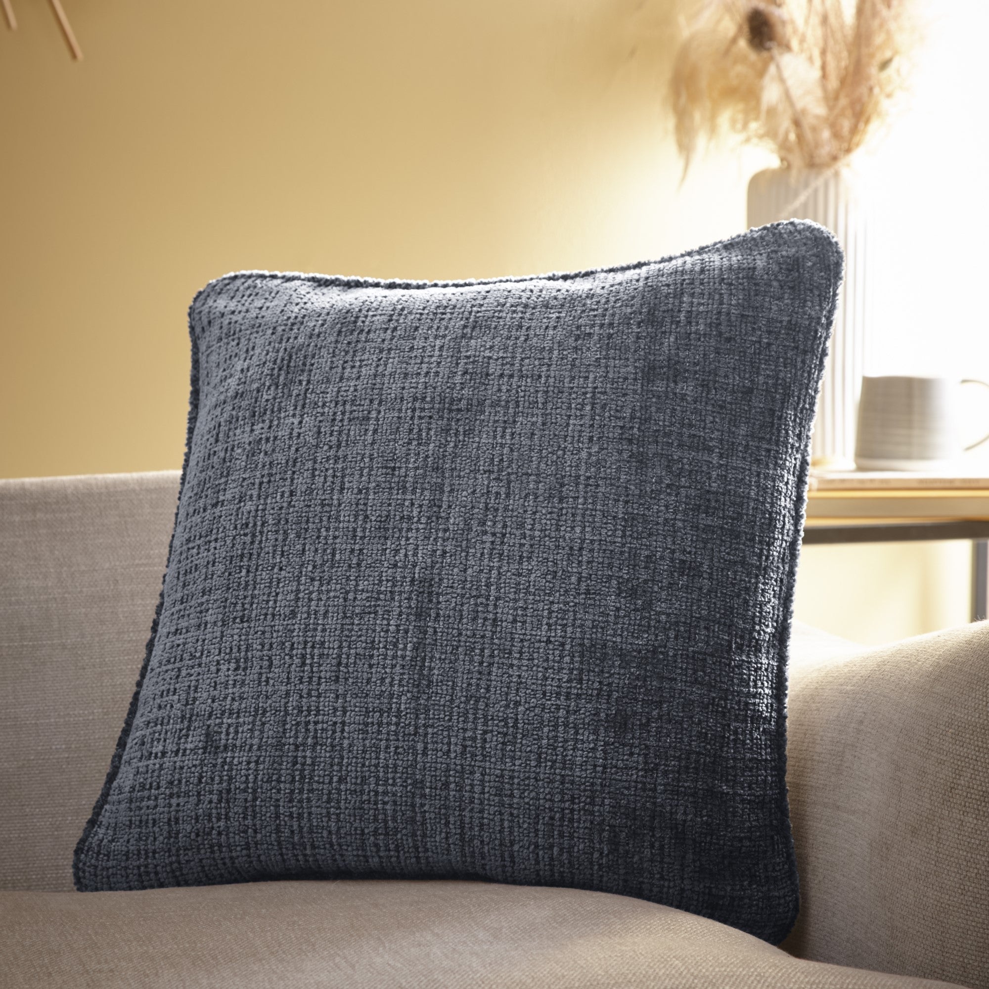 Coussin Alba couleur anthracite 43 x 43 cm