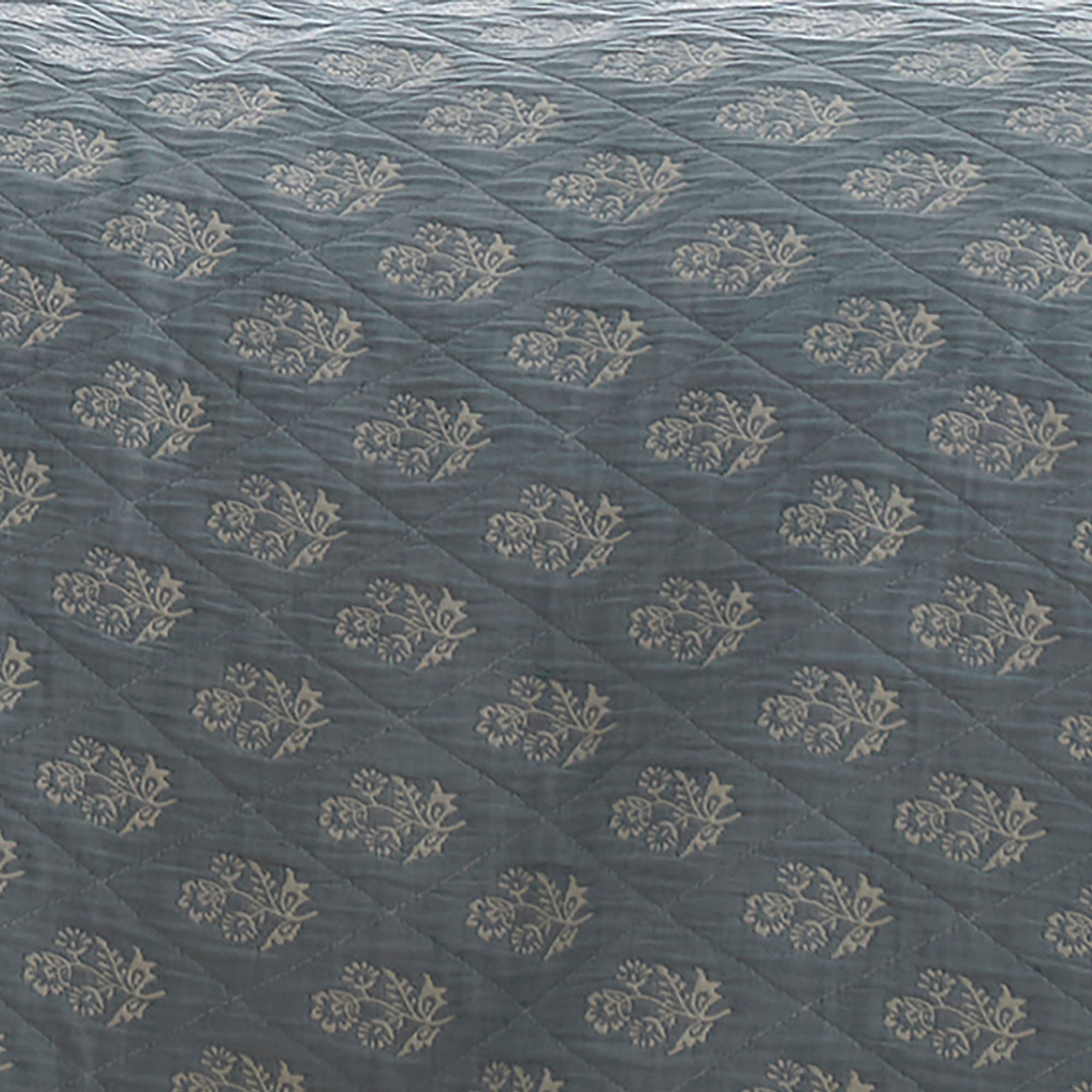 Couvre-lit à motifs floraux bleus 235 x 235 cm