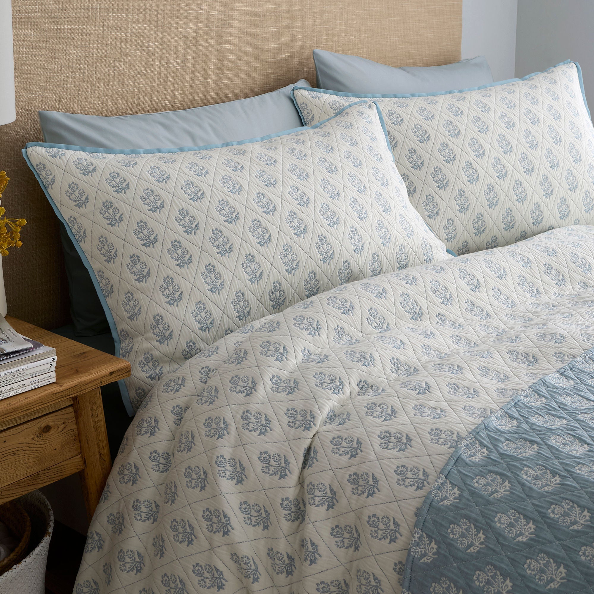 Parure de lit à motifs floraux bleus