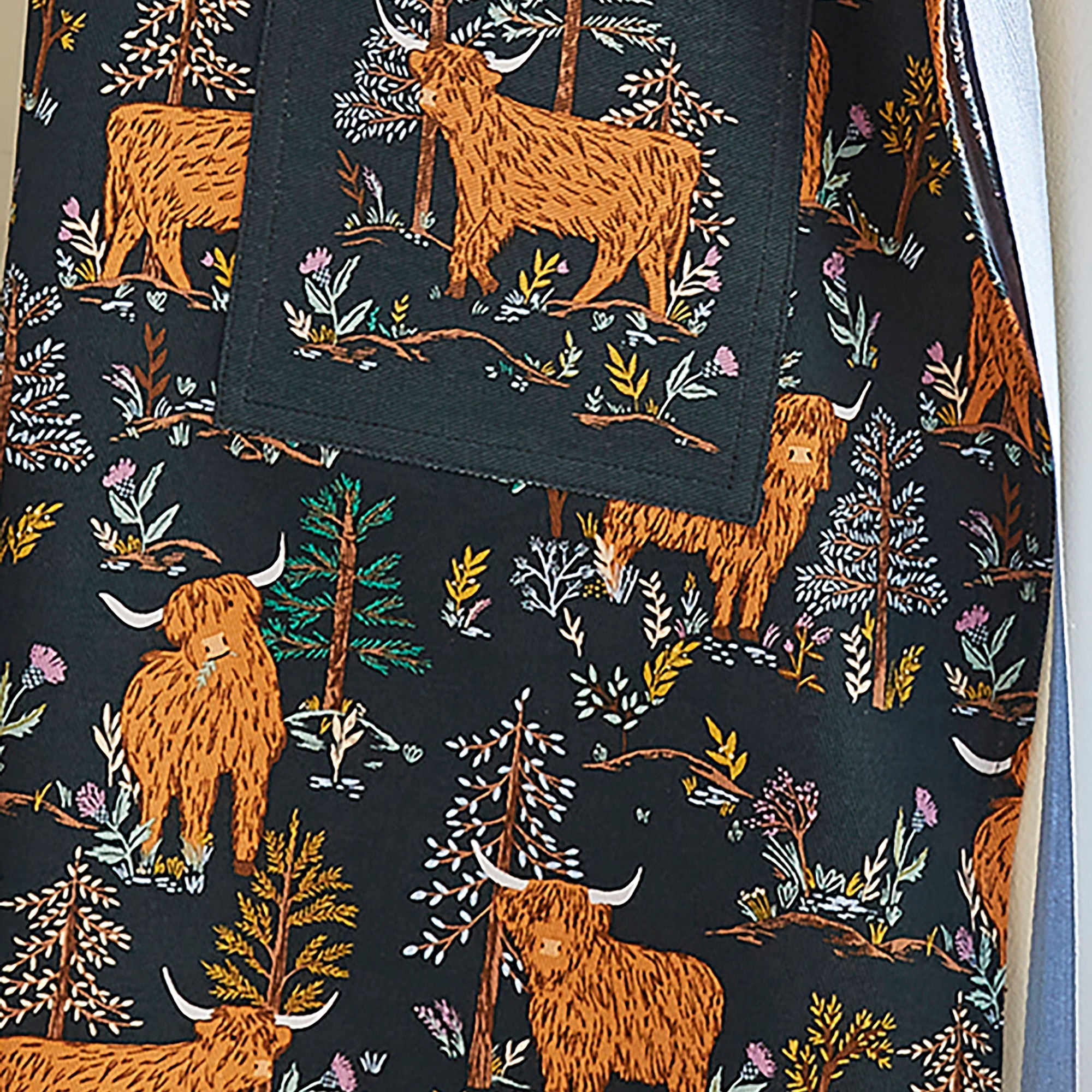 Tablier en coton Connie la vache, bleu marine