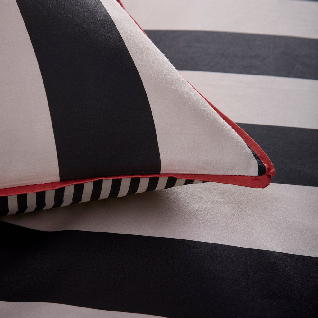 Parure de lit Festivo Circus Stripe noire
